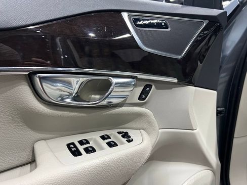 Used 2016 Volvo XC90 T6 Momentum AWD/4WD image 15