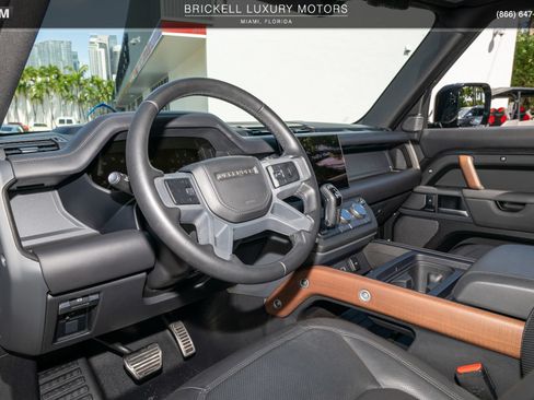 Used 2024 Land Rover Defender 110 X AWD/4WD image 6