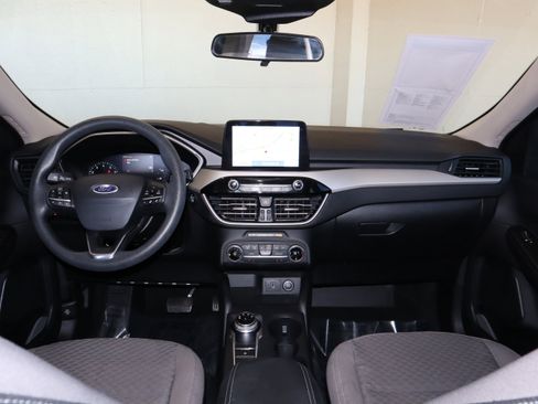 Used 2020 Ford Escape SE image 25
