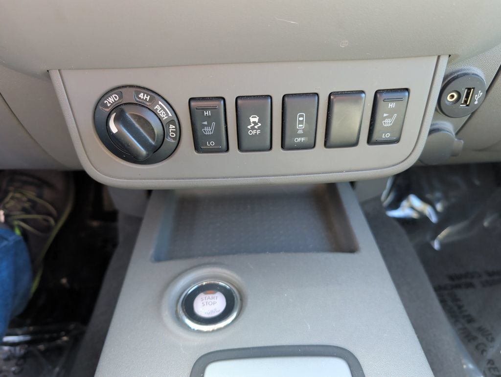 Used 2021 Nissan Frontier SV AWD/4WD image 15