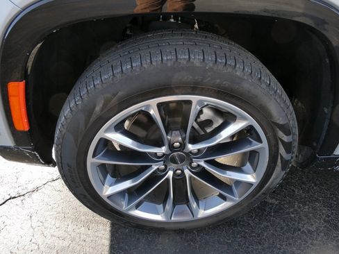 Used 2024 Jeep Wagoneer Series II w/ Premium Group I image 10