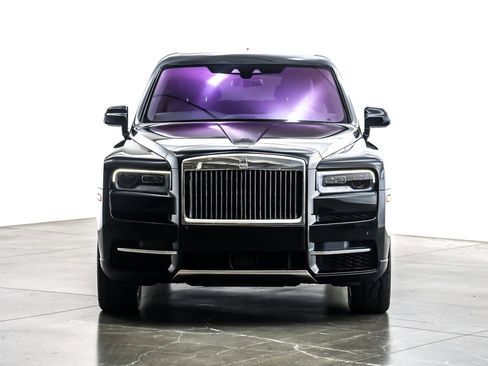 Used 2024 Rolls-Royce Cullinan image 3