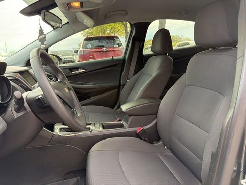 Used 2019 Chevrolet Cruze LT w/ Convenience Package image 9
