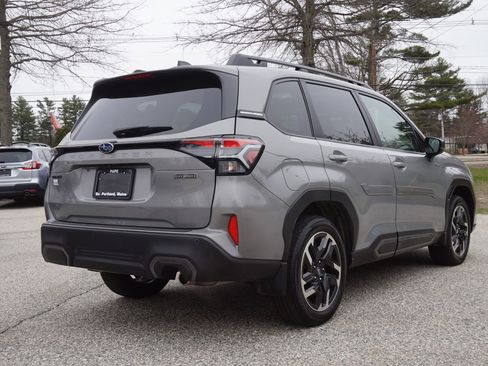 Used 2025 Subaru Forester Limited AWD/4WD image 5