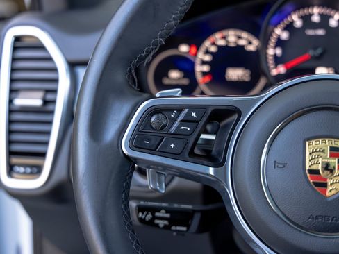 Certified 2021 Porsche Cayenne AWD/4WD image 32