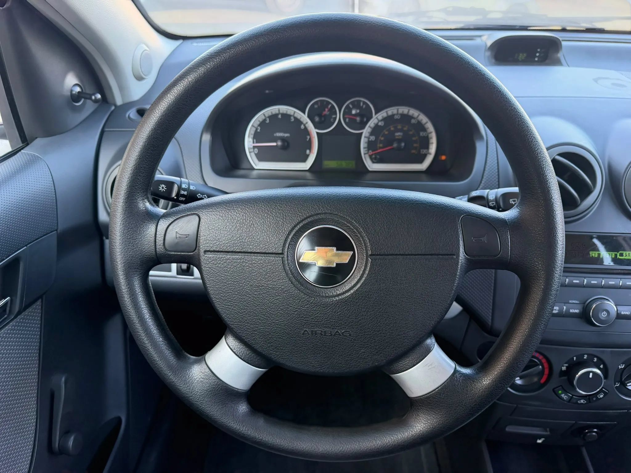 Used 2010 Chevrolet Aveo5 LT FWD image 11