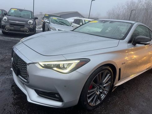 Used 2017 INFINITI Q60 Red Sport 400 image 17