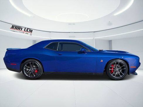 Certified 2022 Dodge Challenger R/T Scat Pack RWD image 2