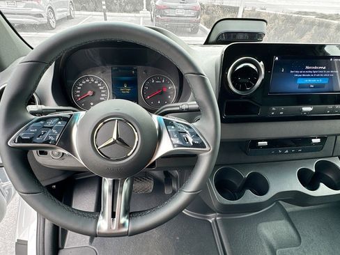 New 2025 Mercedes-Benz Sprinter 2500 image 11
