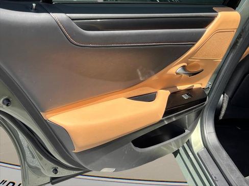 Certified 2023 Lexus ES 350 w/ Accessory Package (Z2) FWD image 17