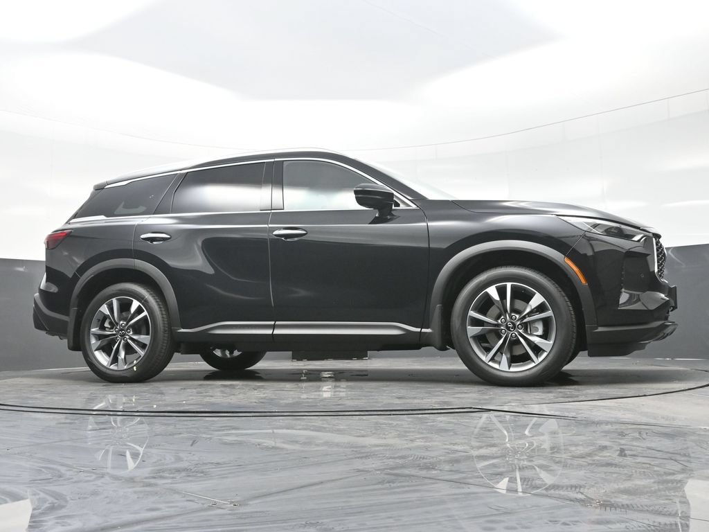 Certified 2025 INFINITI QX60 Luxe w/ Vision Package AWD/4WD image 38
