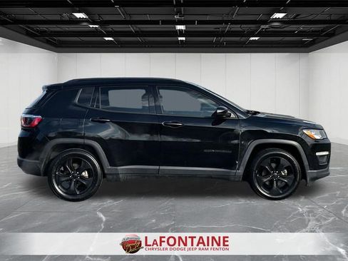 Used 2019 Jeep Compass Latitude FWD image 6