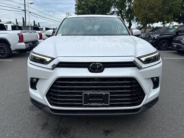 Certified 2024 Toyota Grand Highlander AWD image 17