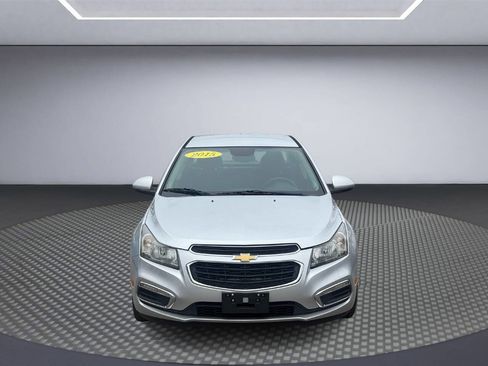 Used 2015 Chevrolet Cruze LT image 2