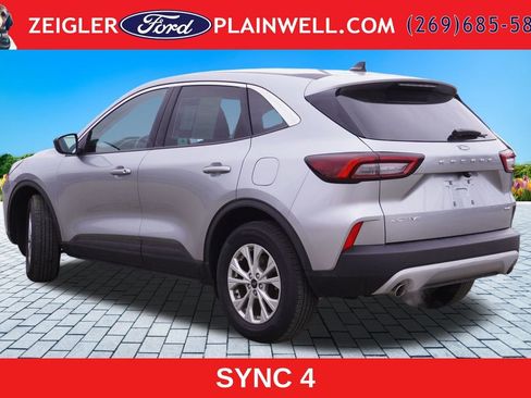 Used 2024 Ford Escape Active AWD/4WD image 3