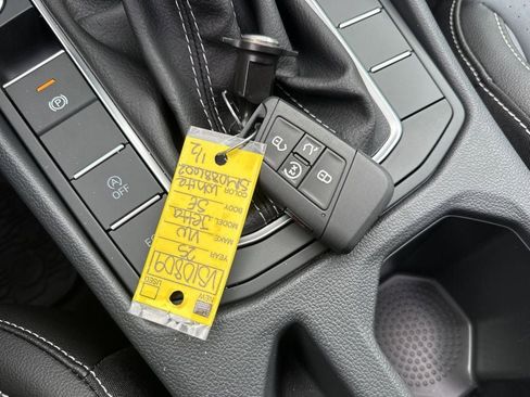 New 2025 Volkswagen Jetta SE image 31