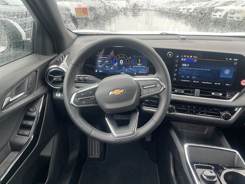 Used 2026 Chevrolet Equinox LT image 16