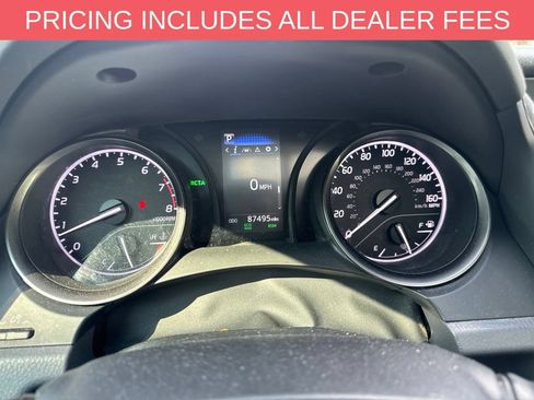 Used 2022 Toyota Camry SE FWD image 12