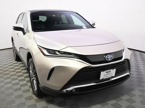 Used 2024 Toyota Venza Limited AWD/4WD image 9