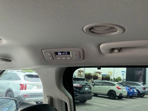 New 2025 Kia Carnival SX Prestige image 23