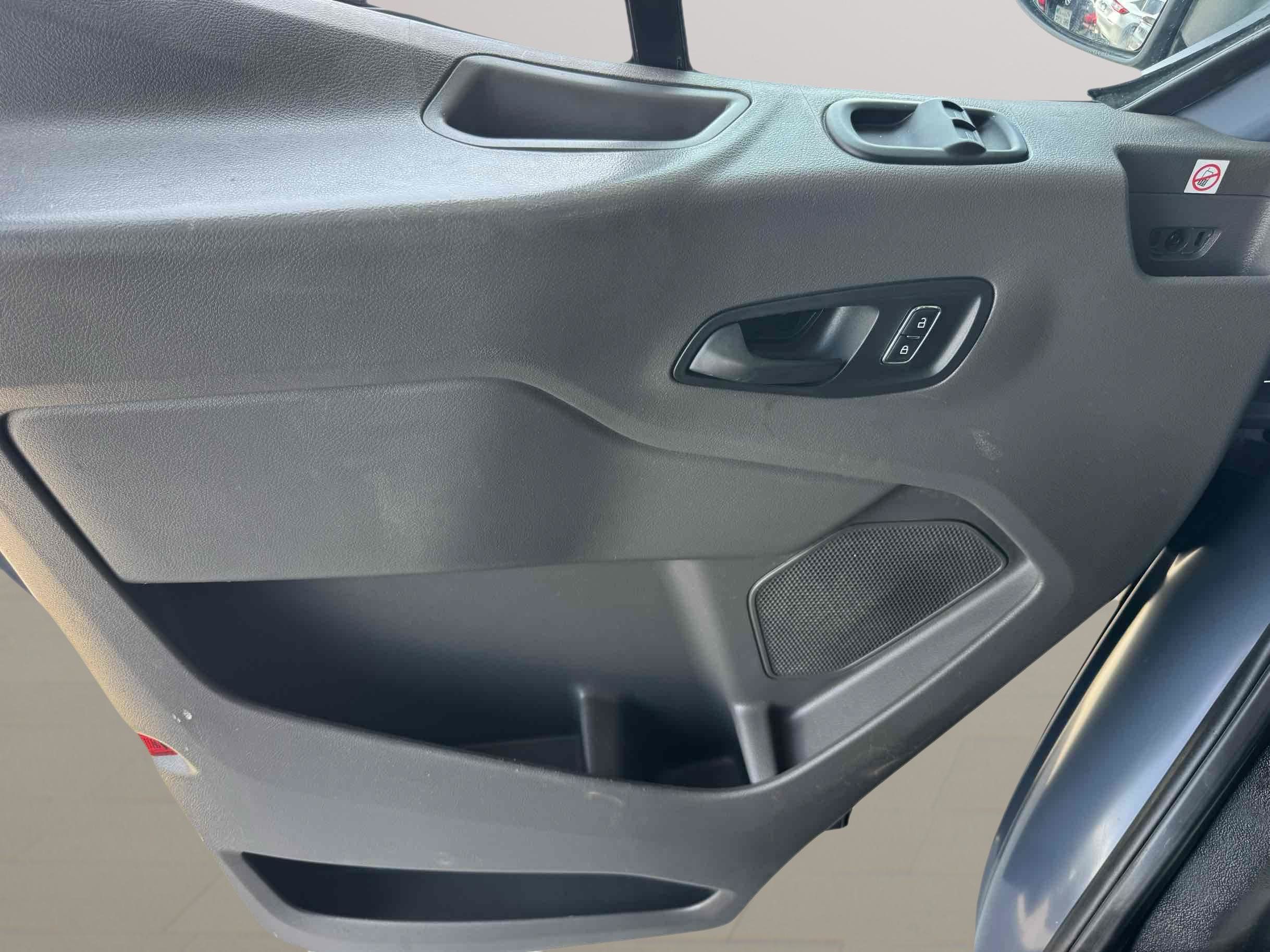 Used 2020 Ford Transit 250 148 High Roof Extended RWD image 9