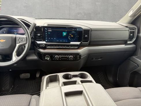 Used 2023 Chevrolet Silverado 1500 LT RWD image 3