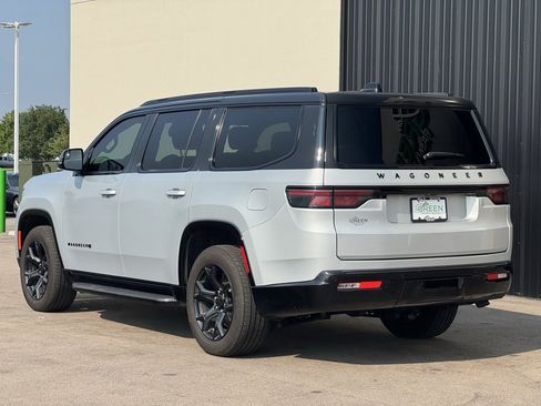 Used 2024 Jeep Wagoneer Series II image 3