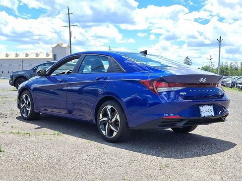 Used 2023 Hyundai Elantra SEL w/ Convenience Package FWD image 5