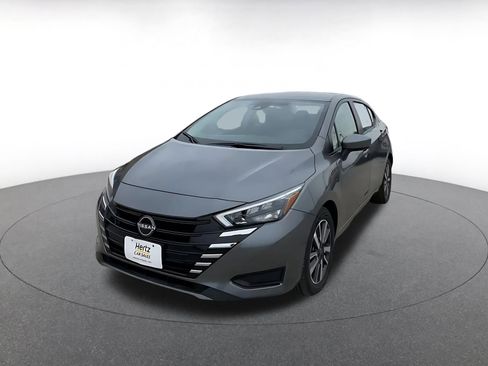 Used 2025 Nissan Versa SV image 7
