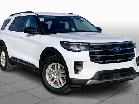 Certified 2025 Ford Explorer Active image 3