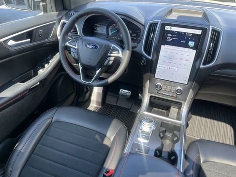 Used 2024 Ford Edge ST-Line image 18