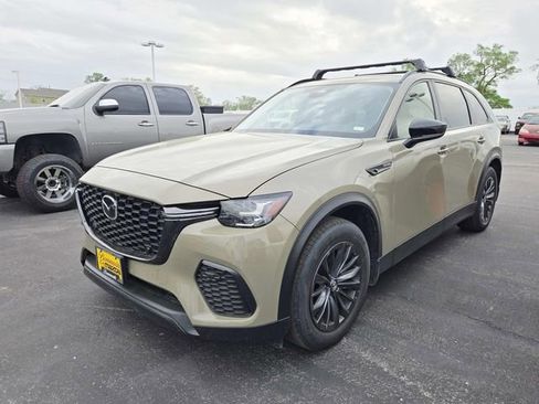 Certified 2025 MAZDA CX-70 3.3 Turbo w/ Preferred Package AWD/4WD image 4