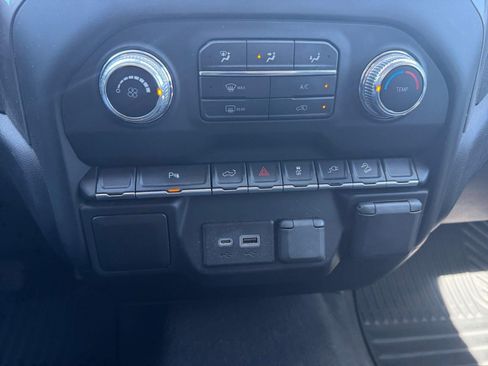 Used 2021 GMC Sierra 1500 4x4 Crew Cab w/ Sierra Value Package image 20