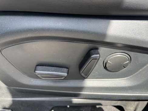 Certified 2021 Ford Explorer XLT w/ Equipment Group 202A image 10