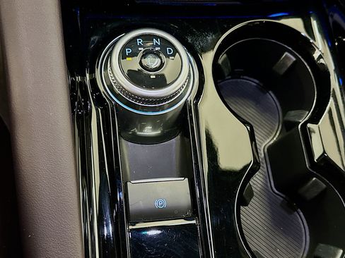 Used 2025 Ford Explorer Platinum w/ LUX Leather Package image 25