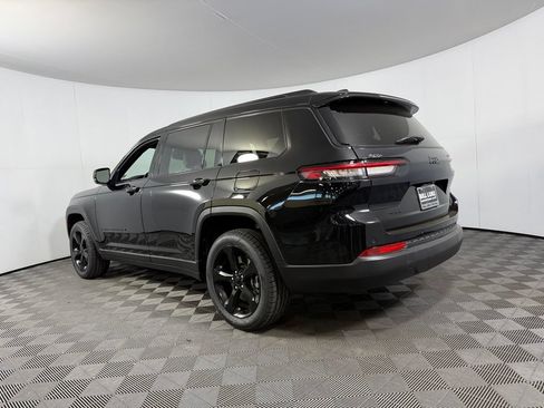 Used 2023 Jeep Grand Cherokee L Laredo AWD/4WD image 10