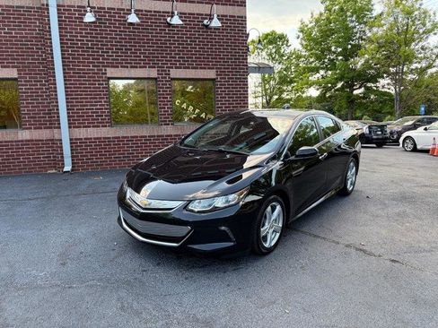 Used 2017 Chevrolet Volt LT FWD image 3