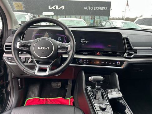 Certified 2023 Kia Sportage EX image 16