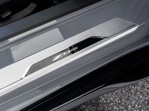 Used 2025 Chevrolet Corvette Z06 image 31