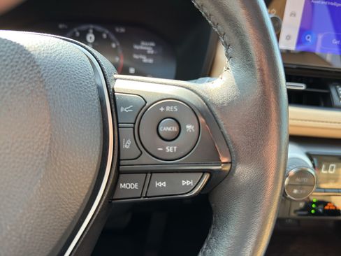 Certified 2025 Toyota RAV4 Limited FWD image 19