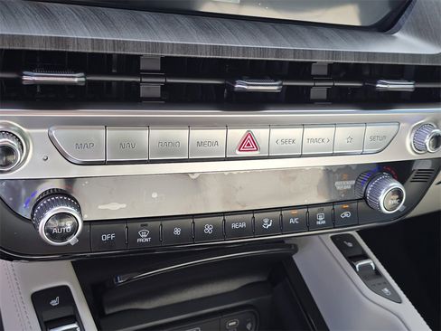 New 2025 Kia Telluride EX image 28