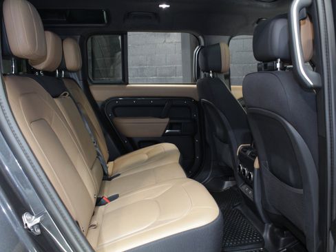 Used 2025 Land Rover Defender 110 V8 image 43