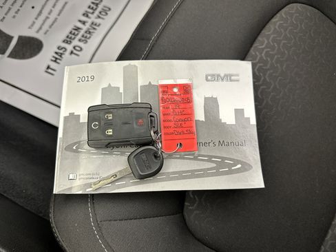 Used 2019 GMC Canyon SLE w/ Driver Alert Package image 32