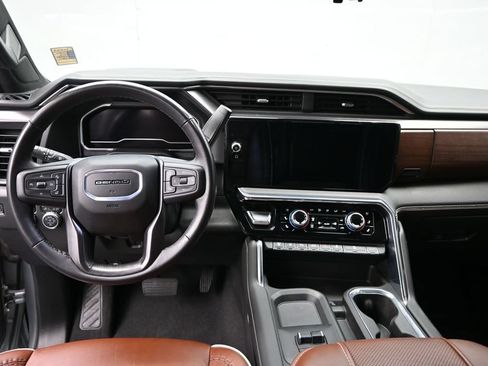 Used 2024 GMC Sierra 2500 Denali Ultimate w/ Max Trailering Package AWD/4WD image 12