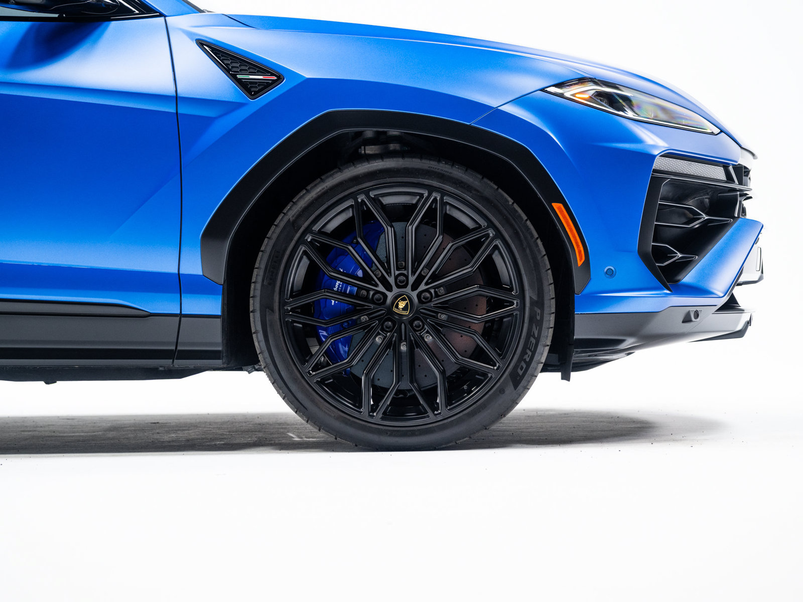 Used 2025 Lamborghini Urus SE AWD/4WD image 11