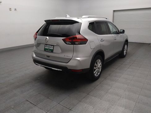 Used 2018 Nissan Rogue SV AWD/4WD image 9