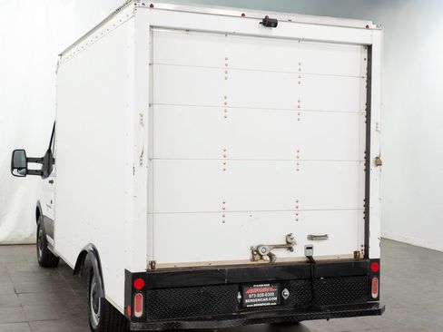 Used 2017 Ford Transit 250 138 RWD image 7