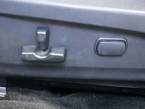 Used 2013 Subaru Outback 3.6R Limited w/ Special Appearance Pkg image 17