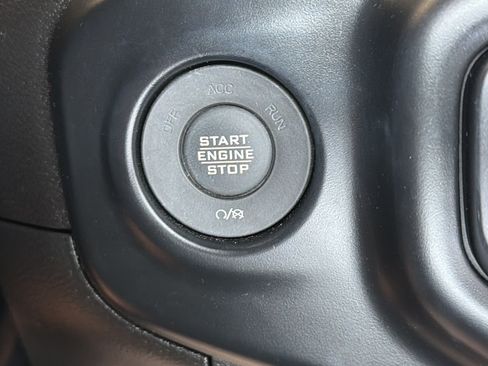 Used 2022 Jeep Wrangler Sport S image 24