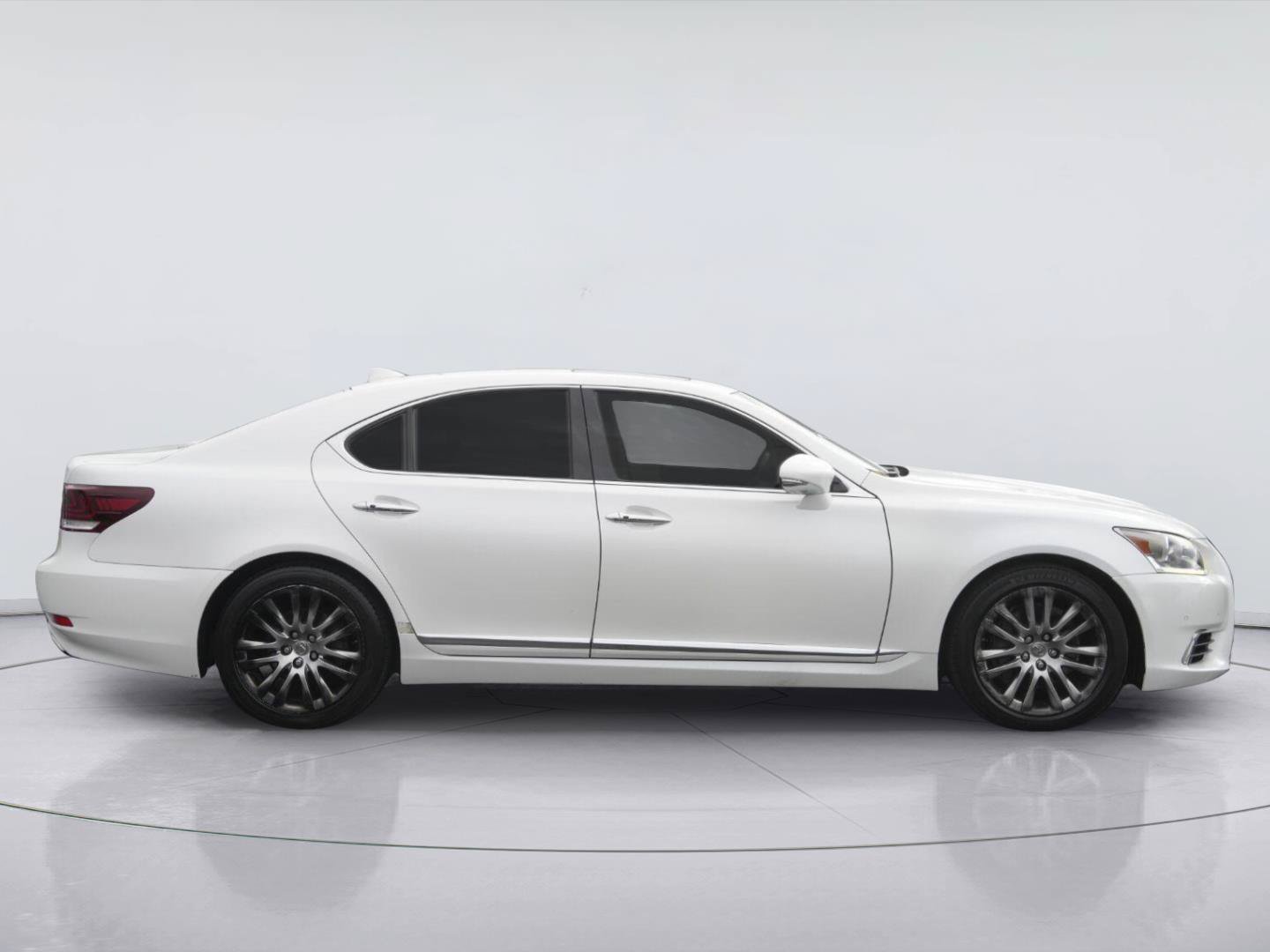 Used 2014 Lexus LS 460 w/ Comfort Package RWD image 5